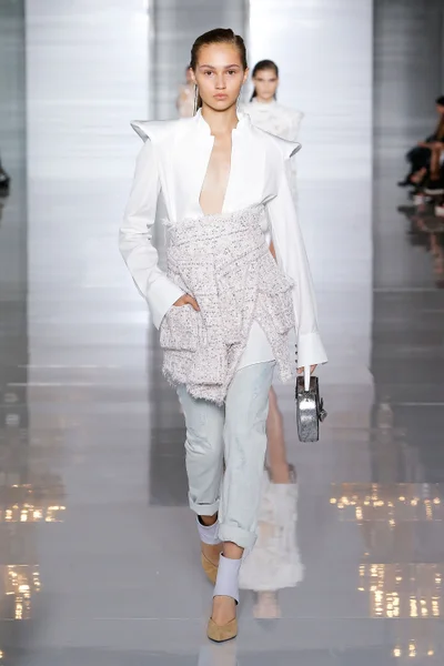 Look 37